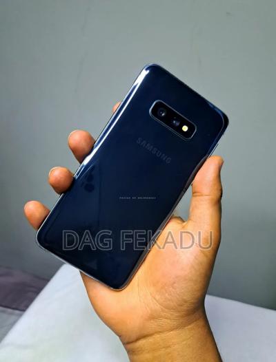 Samsung Galaxy S10e 128 GB Black