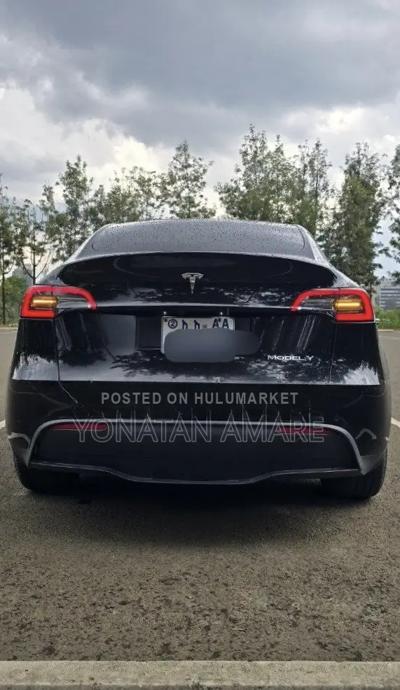 Tesla Model Y 2023 Black