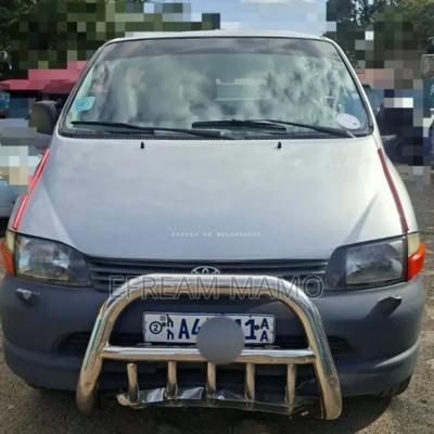 Toyota HiAce 2006