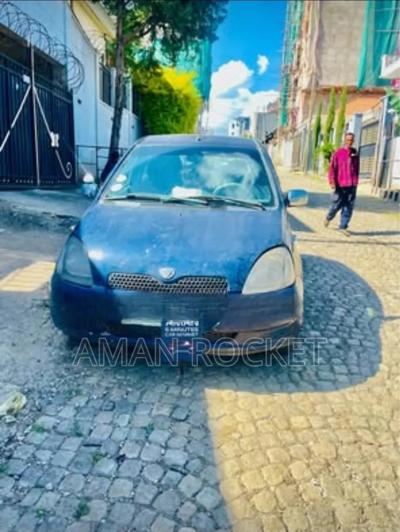 Toyota Vitz 2001 Blue