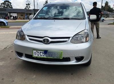 Toyota Platz 2004 Silver