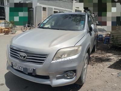 Toyota RAV4 2011 Silver