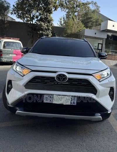 Toyota RAV4 2020 White