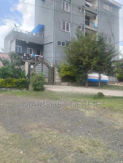 5bdrm House in Gullele for sale