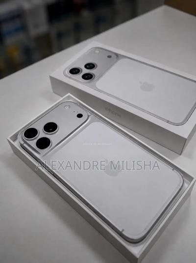 New Apple iPhone 17 Pro Max 256 GB White