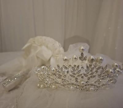 Wedding Crawn