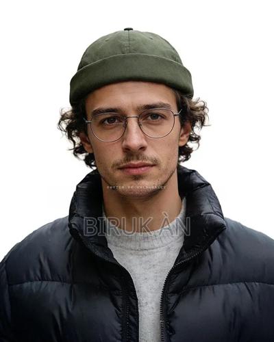 A Cap Without Brim