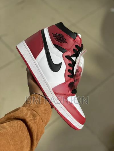 Air Jordan 1 High: Chicago Heritage
