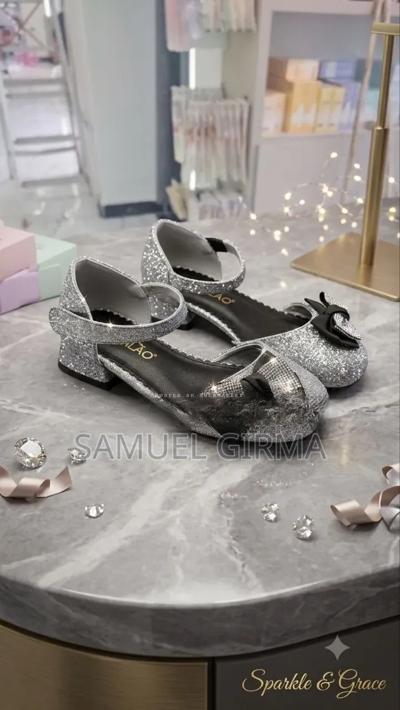 Mk- 0839 Bow Decor Princess Girls Sparkly Medium Heel Sandals