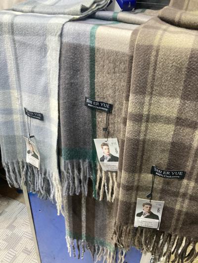Shi Er Yue 100% Cashmere Scarves