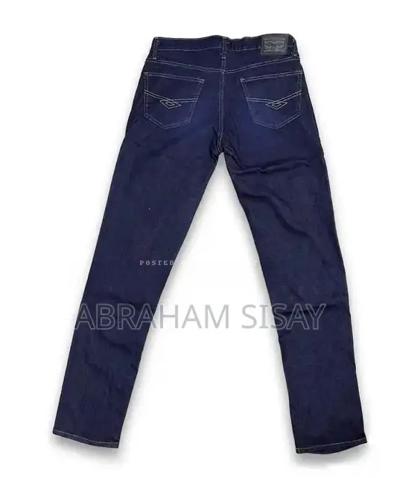 Men's Dark Wash Denim Jeans With Classic Fit