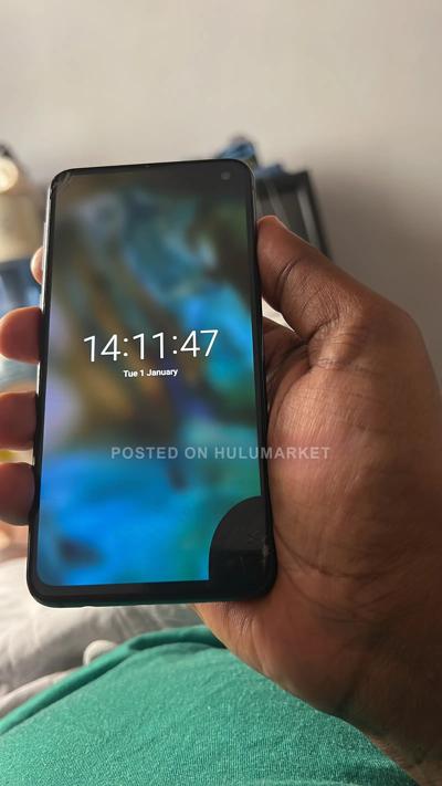 Samsung Galaxy S10e 128 GB Black