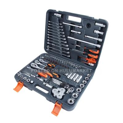 Finder 121 Piece Socket Wrench Set
