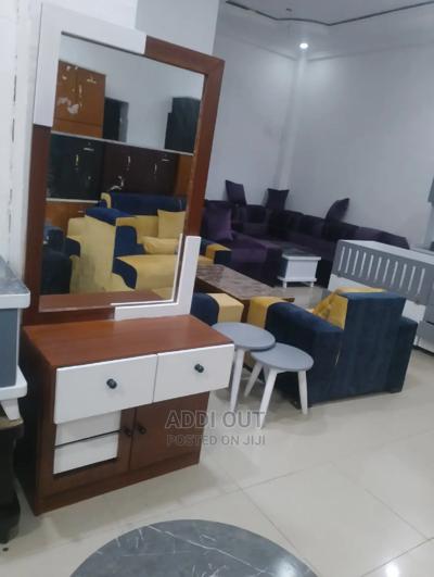 ድሬሲንግ ቴብል/Dressing Table