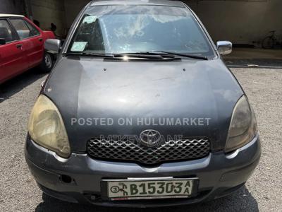 Toyota Vitz 2004 Gray