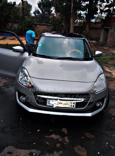 Suzuki Swift 2022 Gray