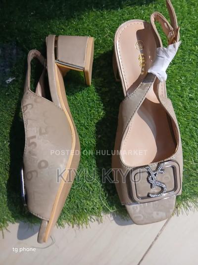የሴት Brand Shoes