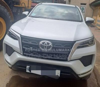 Toyota Fortuner 2023 White