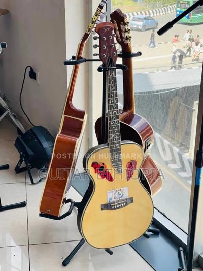 Box Guitar Smiger