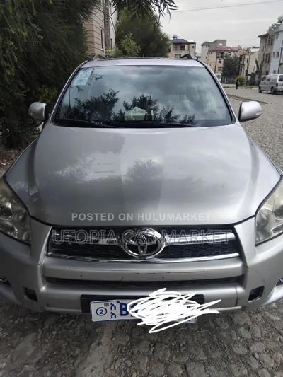 Toyota RAV4 2011