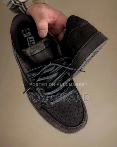 Air Jordan 1 Low X Travis Scott "Velvet Brown