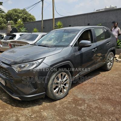 Toyota RAV4 2022 White
