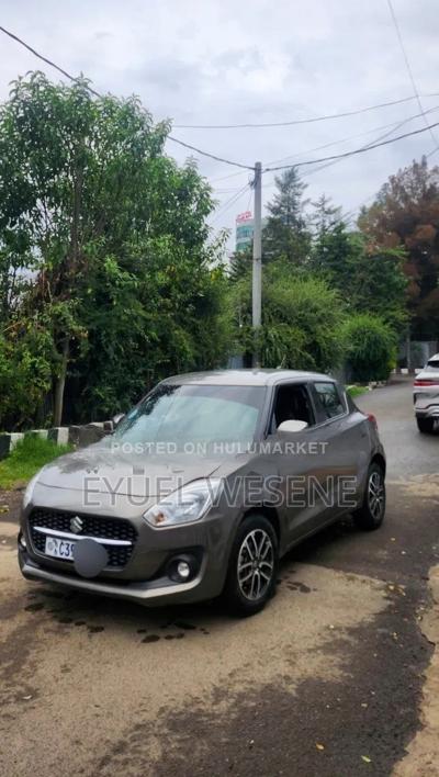 Suzuki Swift 2022 Gray