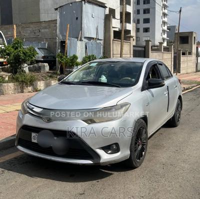 Toyota Yaris 2015 Silver