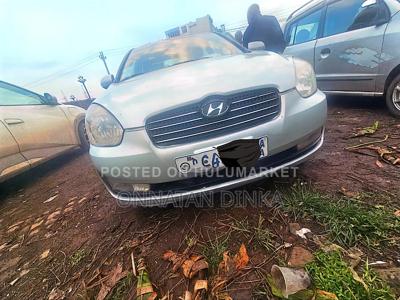 Hyundai Accent 2010 Silver