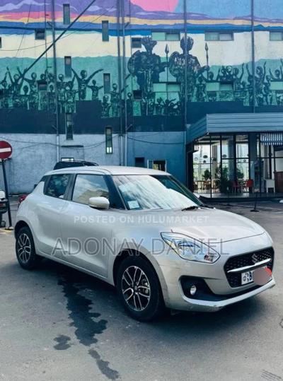 Suzuki Swift 2022 Silver