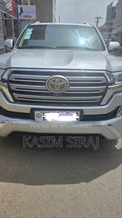 Toyota Land Cruiser 2017 Silver