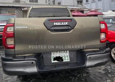 Toyota Hilux 2021 Gray