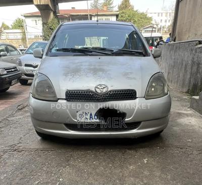 Toyota Vitz 2001 Silver
