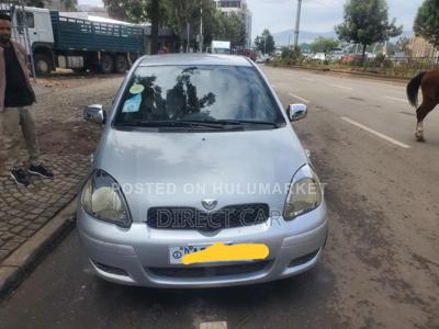 Toyota Vitz 2004 Silver
