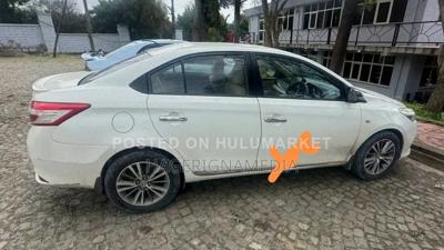 Toyota Yaris 2014 White