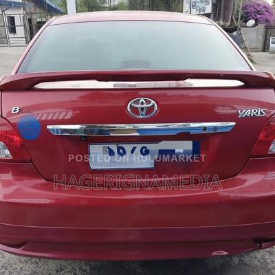 Toyota Yaris 2010 Red