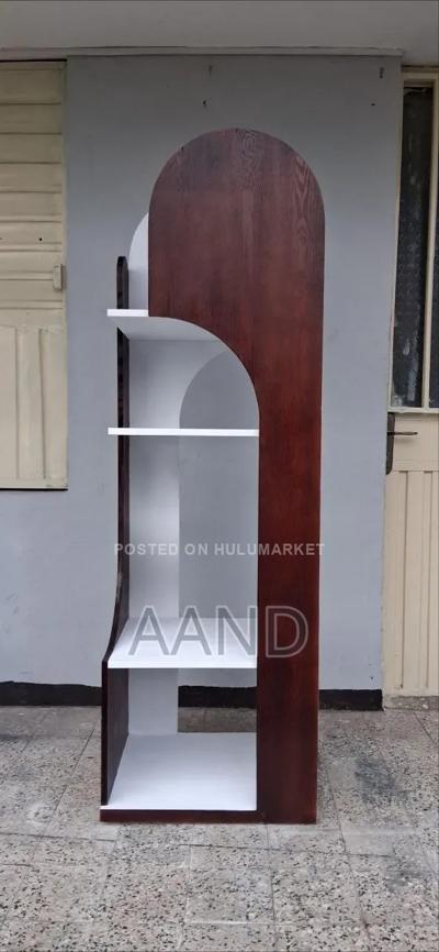 Modern Decorative Shelf / Bookcase
