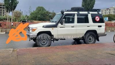 Toyota Land Cruiser 2012 White
