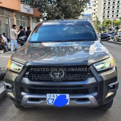 Toyota Hilux 2021 Gray