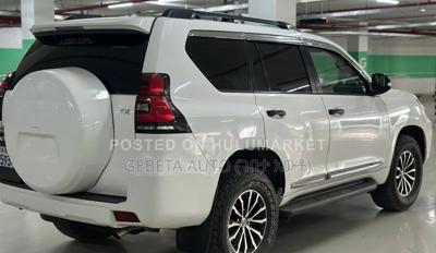 Toyota Land Cruiser 2018 White