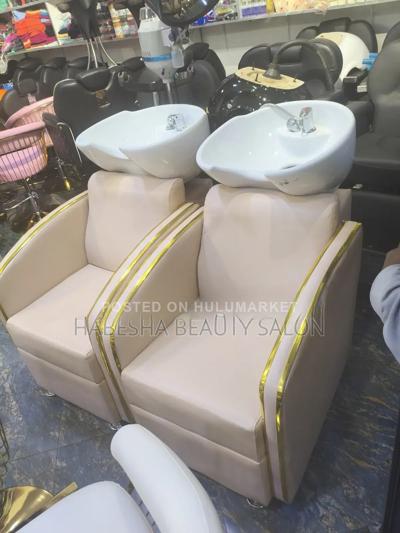 Beauty Salon Shampoo Chairs