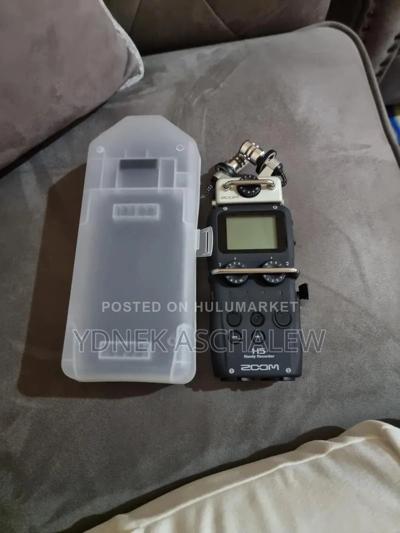 አዲስ Zoom H5 Handy Recorder የሚሸጥ