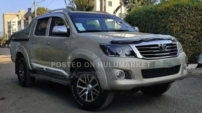Toyota Hilux 2015 Silver