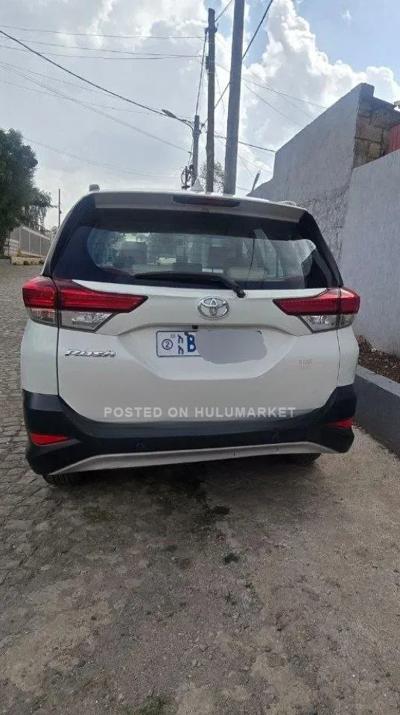 Toyota Rush 2021 White