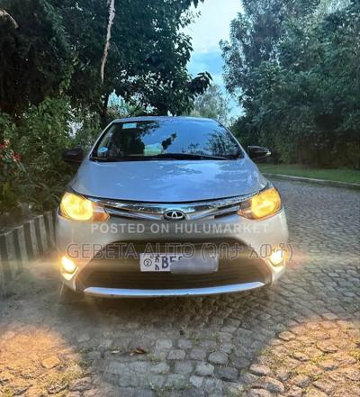 Toyota Yaris 2014 Silver