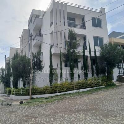 9bdrm House in Bole for sale