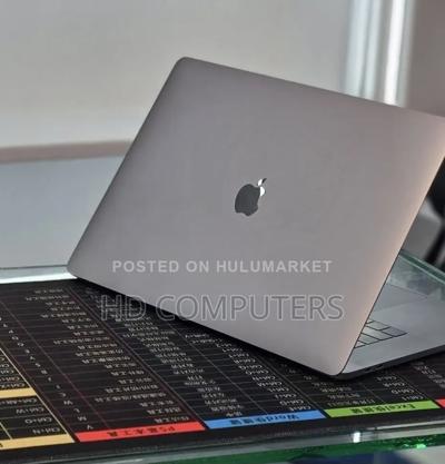 New Laptop Apple MacBook Pro 2018 32GB Intel Core i9 SSD 1T