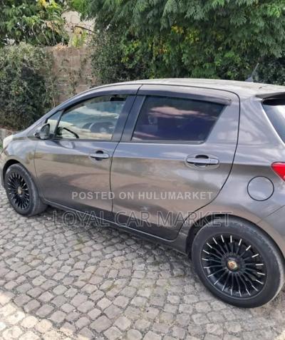 Toyota Yaris 2013 Gray