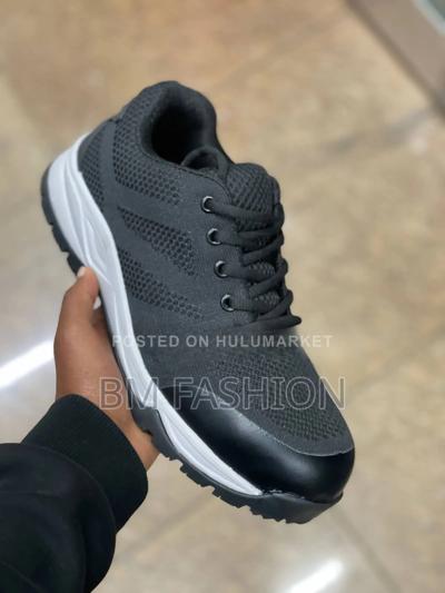 Safety First Breathable Light Weight Sports Style Fabric Safety Shoes