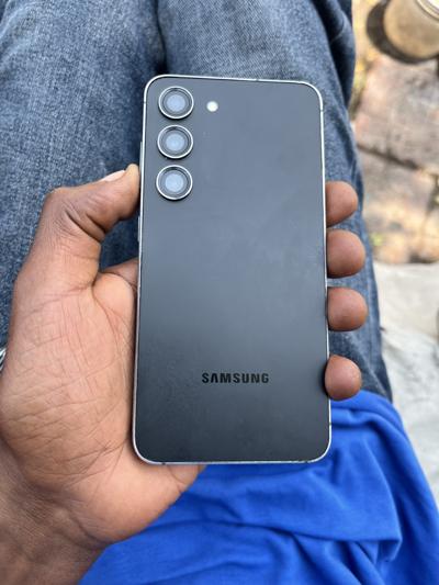 Samsung S23
